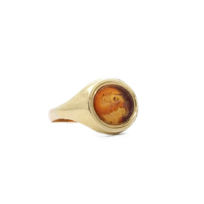 Intaglio signet ring