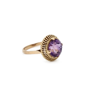 Round amethyst ring