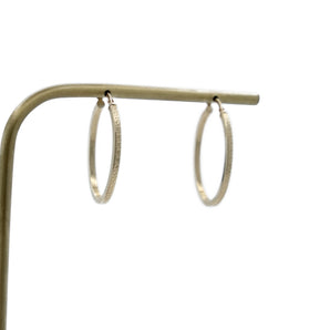 Pair of oval hoop earrings