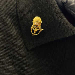 Broche commémorative pour Shell
