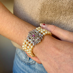 Manchette de perles fermoir bijou