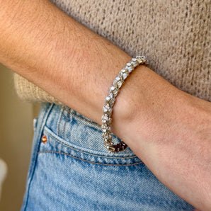 Articulated bracelet in white gold and diamonds